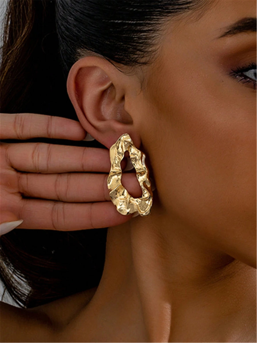 Round Alone Earring