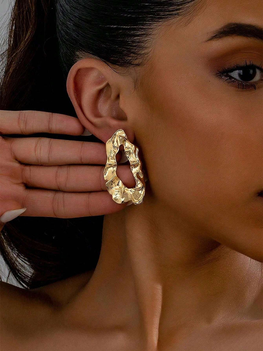 Round Alone Earring