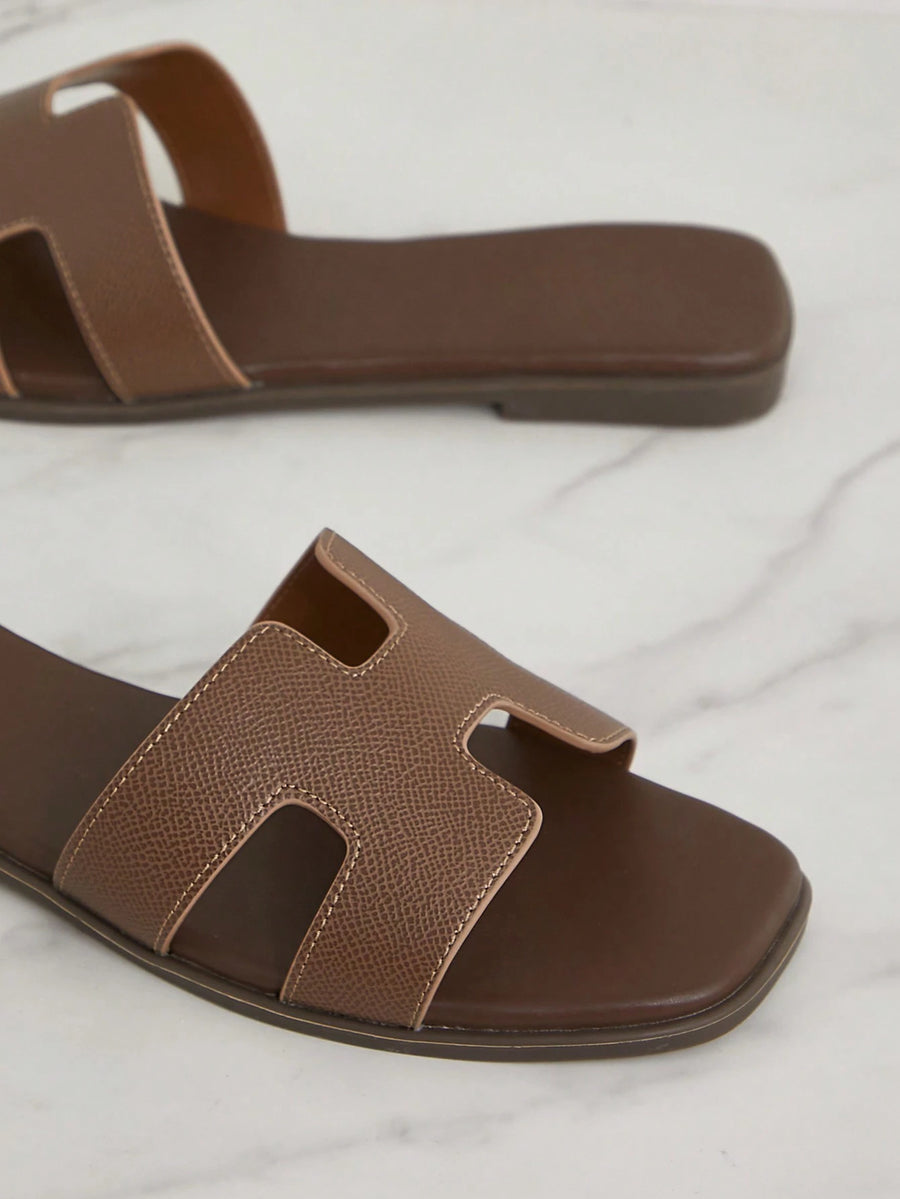 Flat Trap - Low Hermes Brown
