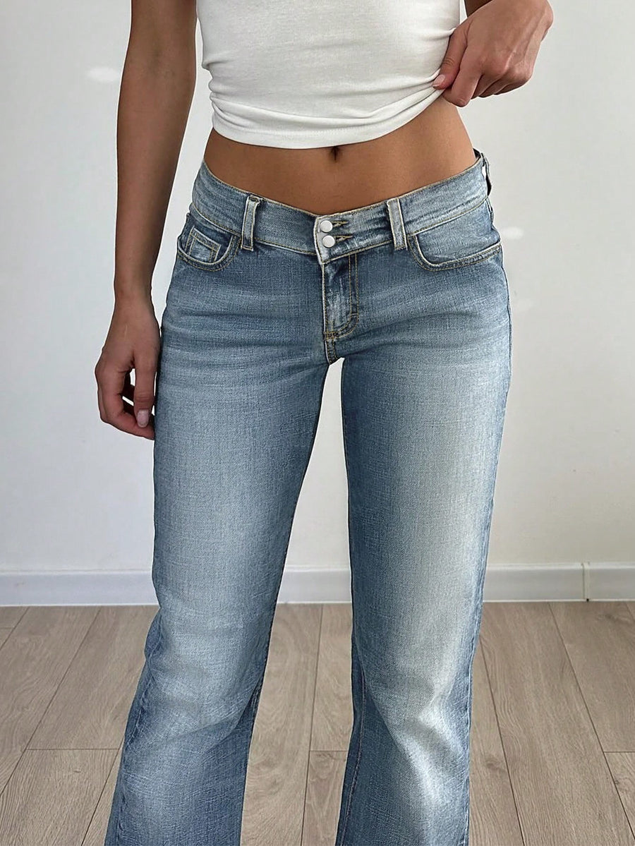 Low-Rise Flare Jeans – Light Wash