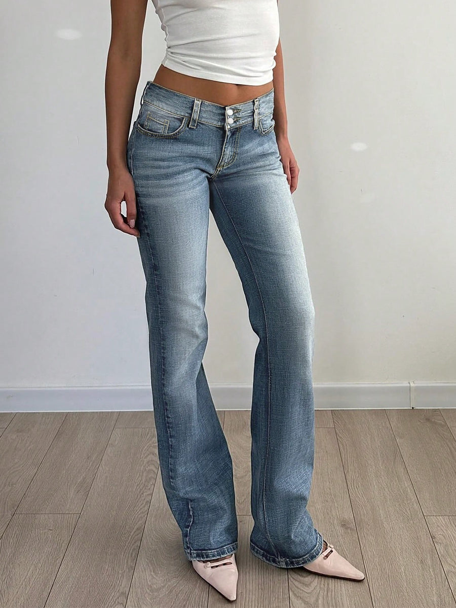 Low-Rise Flare Jeans – Light Wash