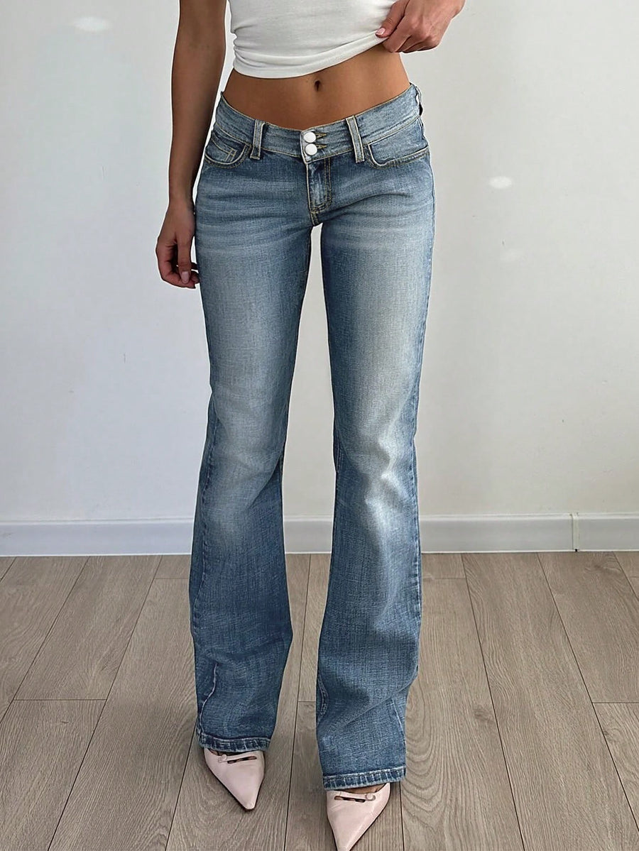 Low-Rise Flare Jeans – Light Wash