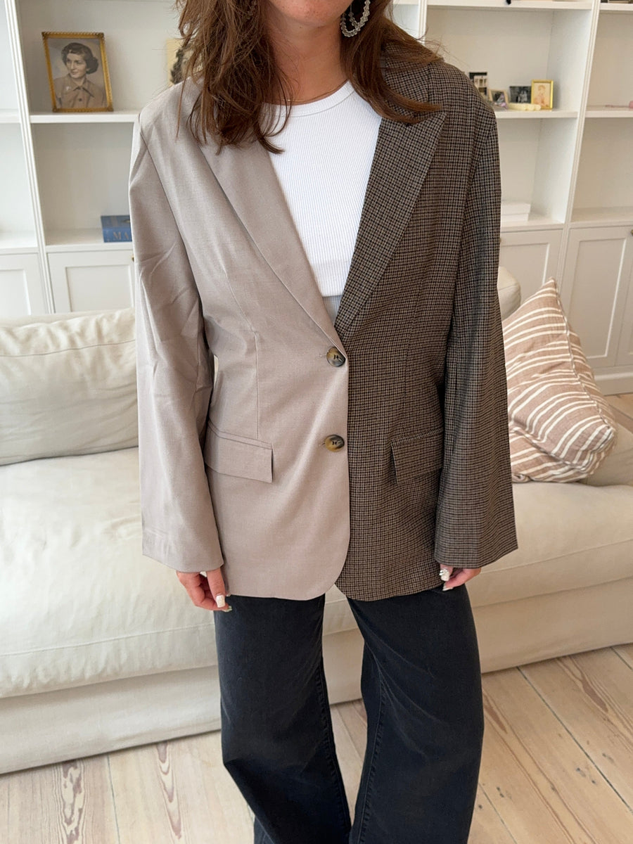 Two-Tone Oversized Blazer