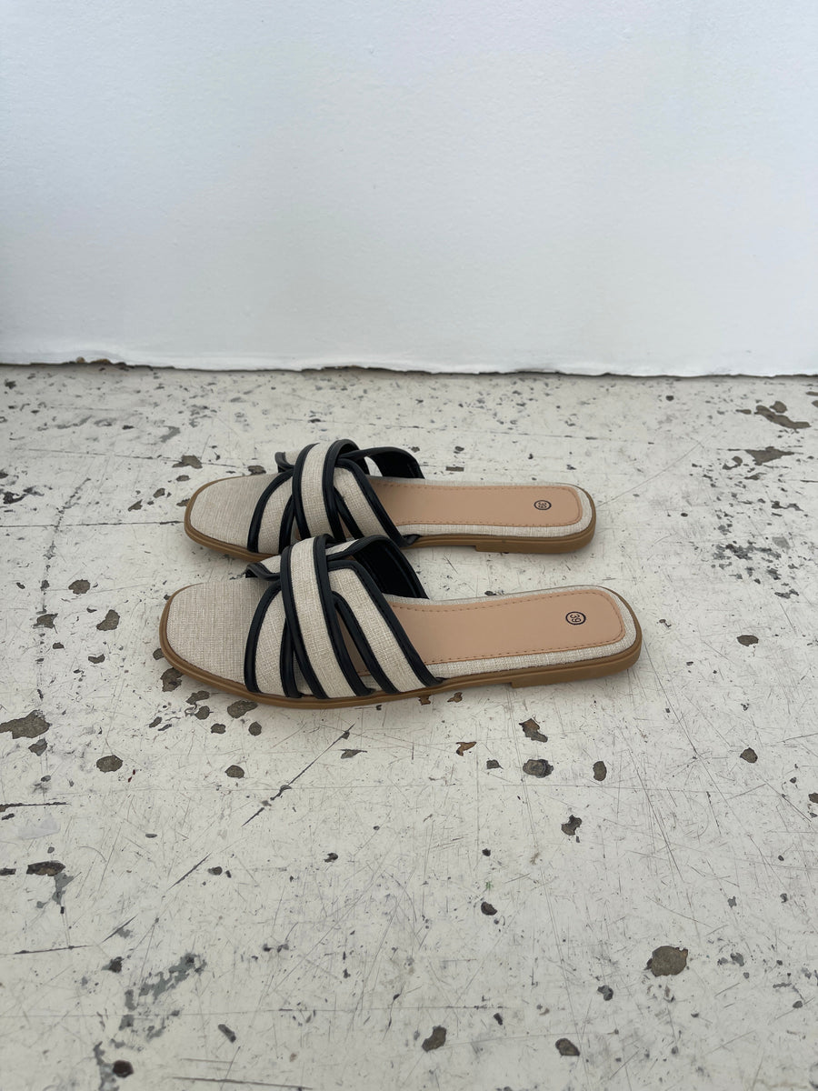 Yaren sandals with black details - Beige