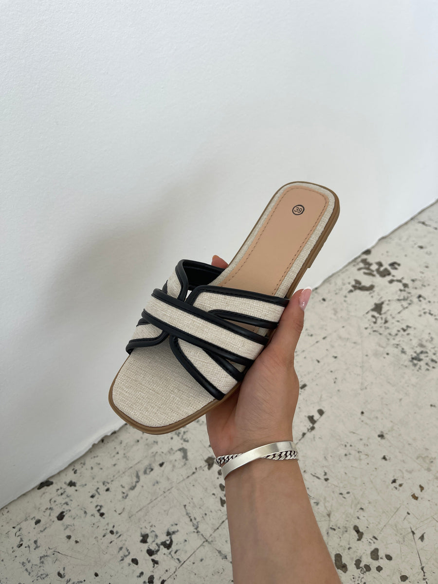 Yaren sandals with black details - Beige