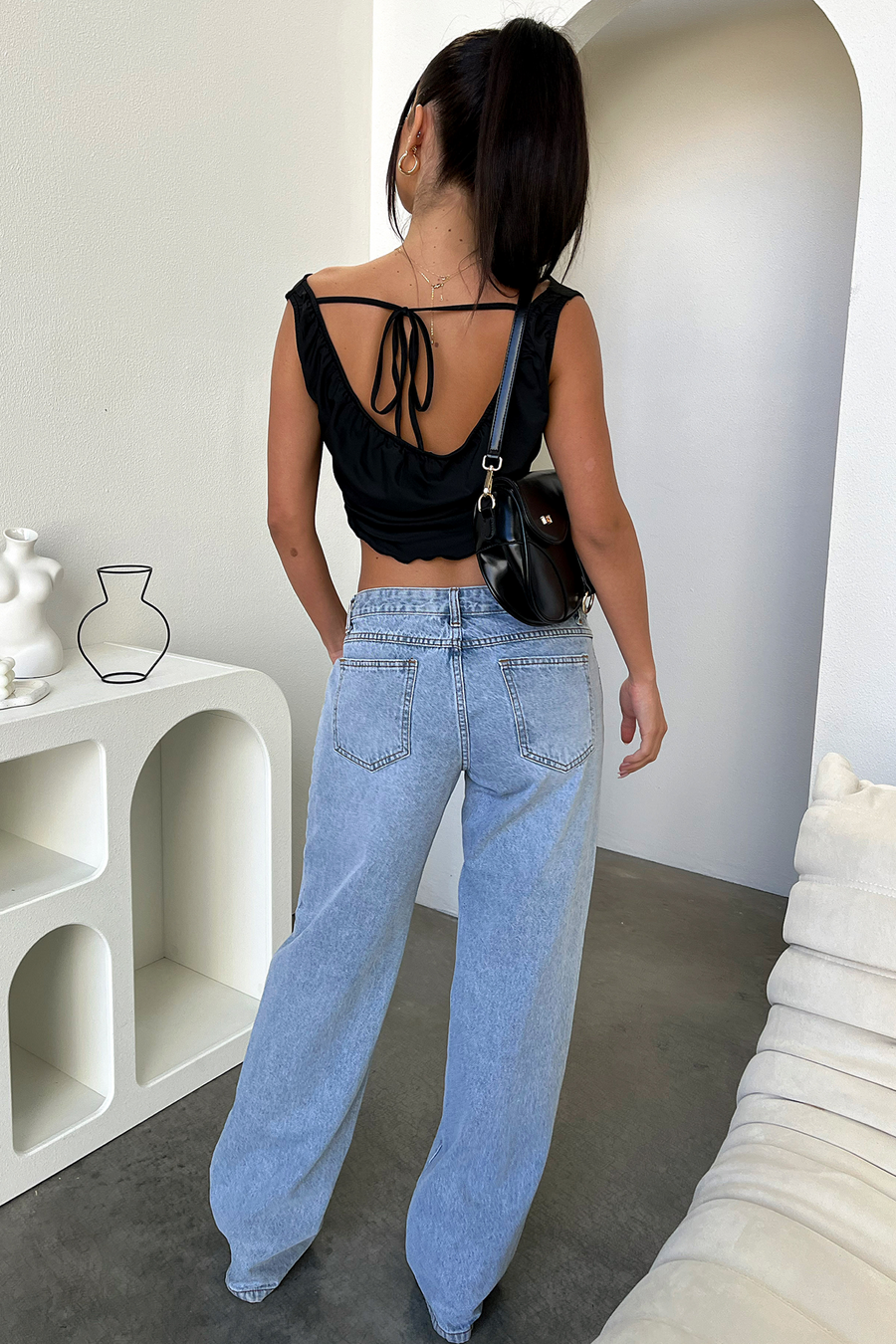 Relaxed Straight-Leg Jeans – Light Wash