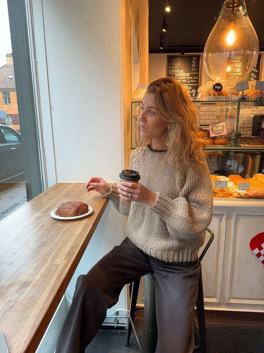 Chunky Knit Relaxed Sweater - Brown
