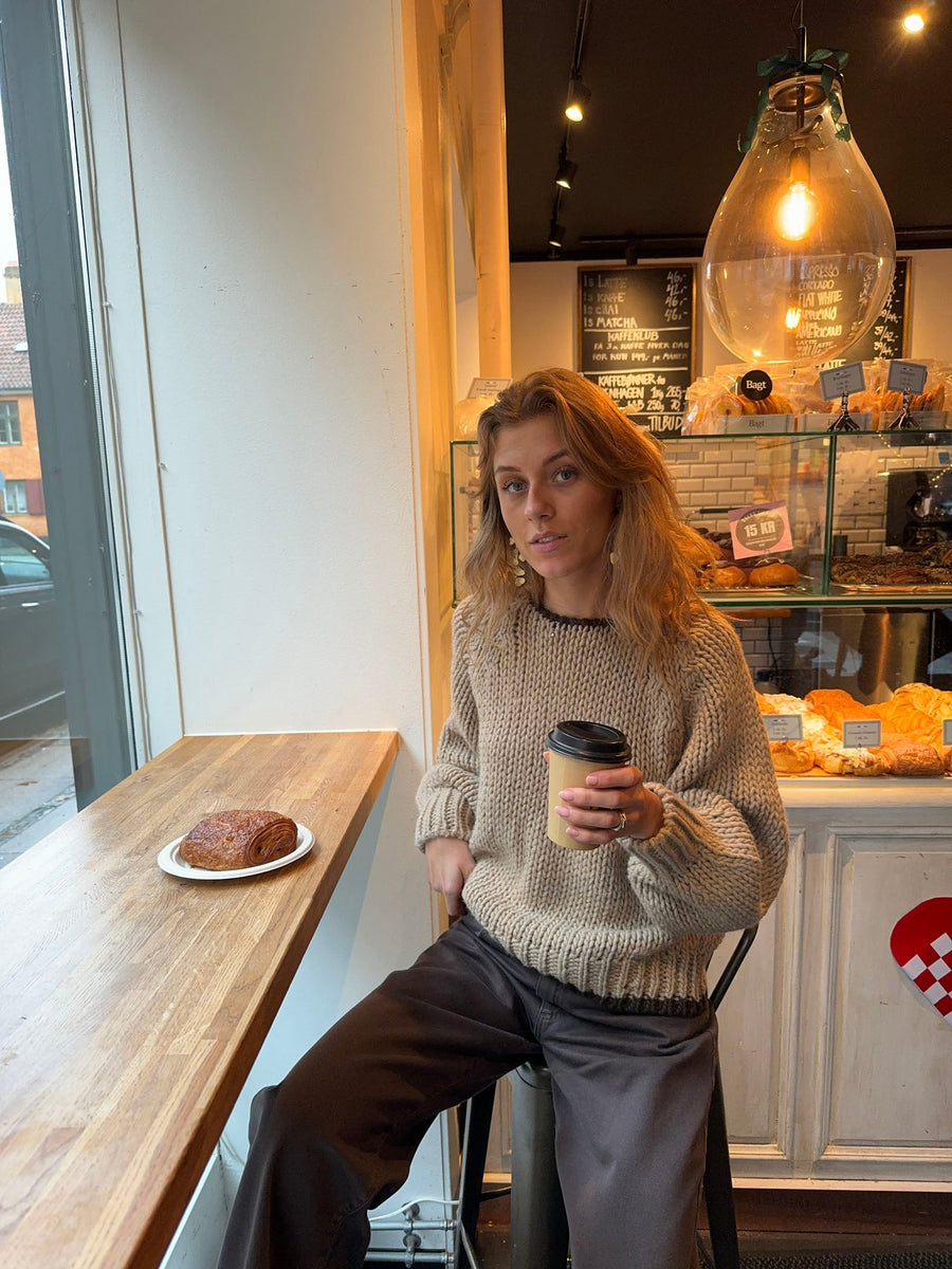 Chunky Knit Relaxed Sweater - Brown