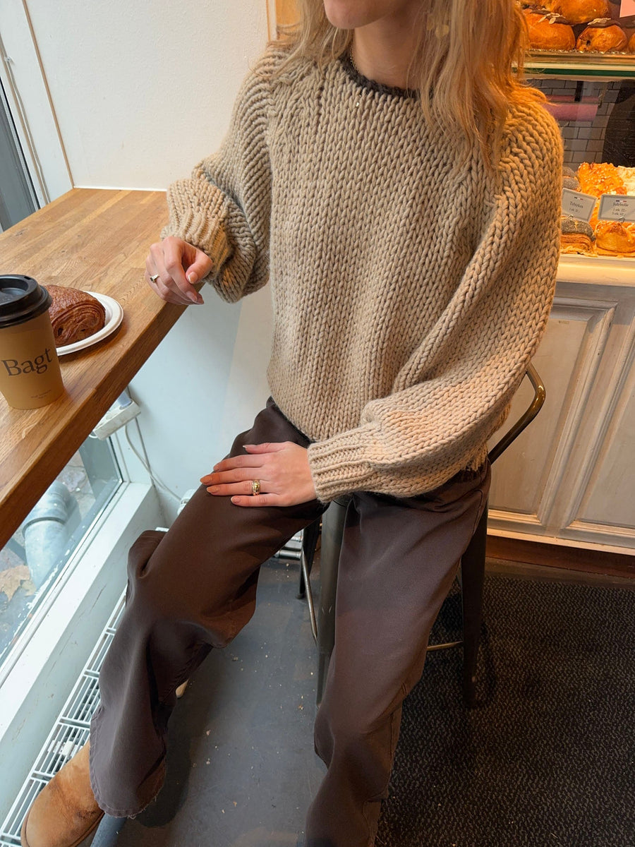 Chunky Knit Relaxed Sweater - Brown