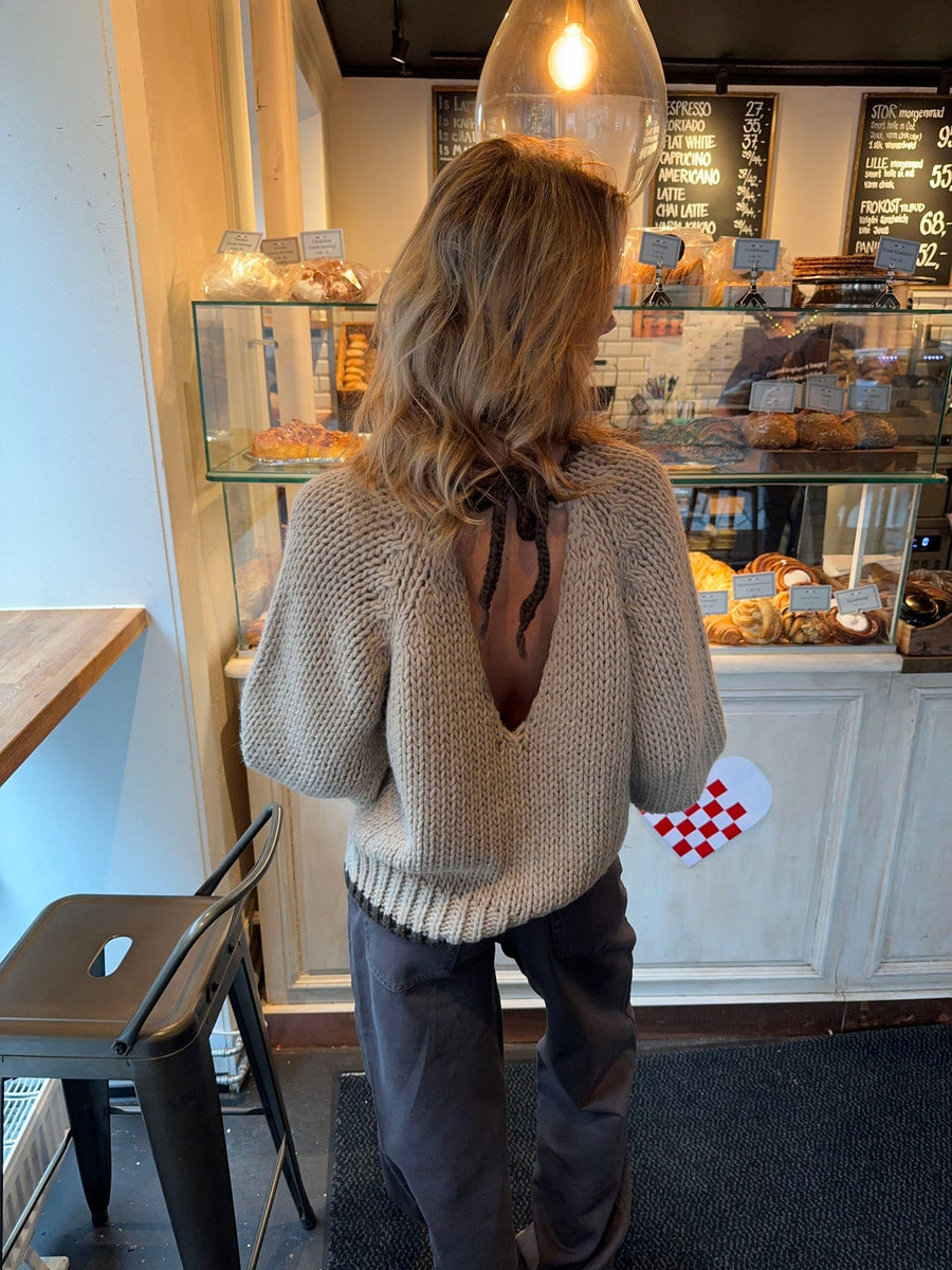 Chunky Knit Relaxed Sweater - Brown
